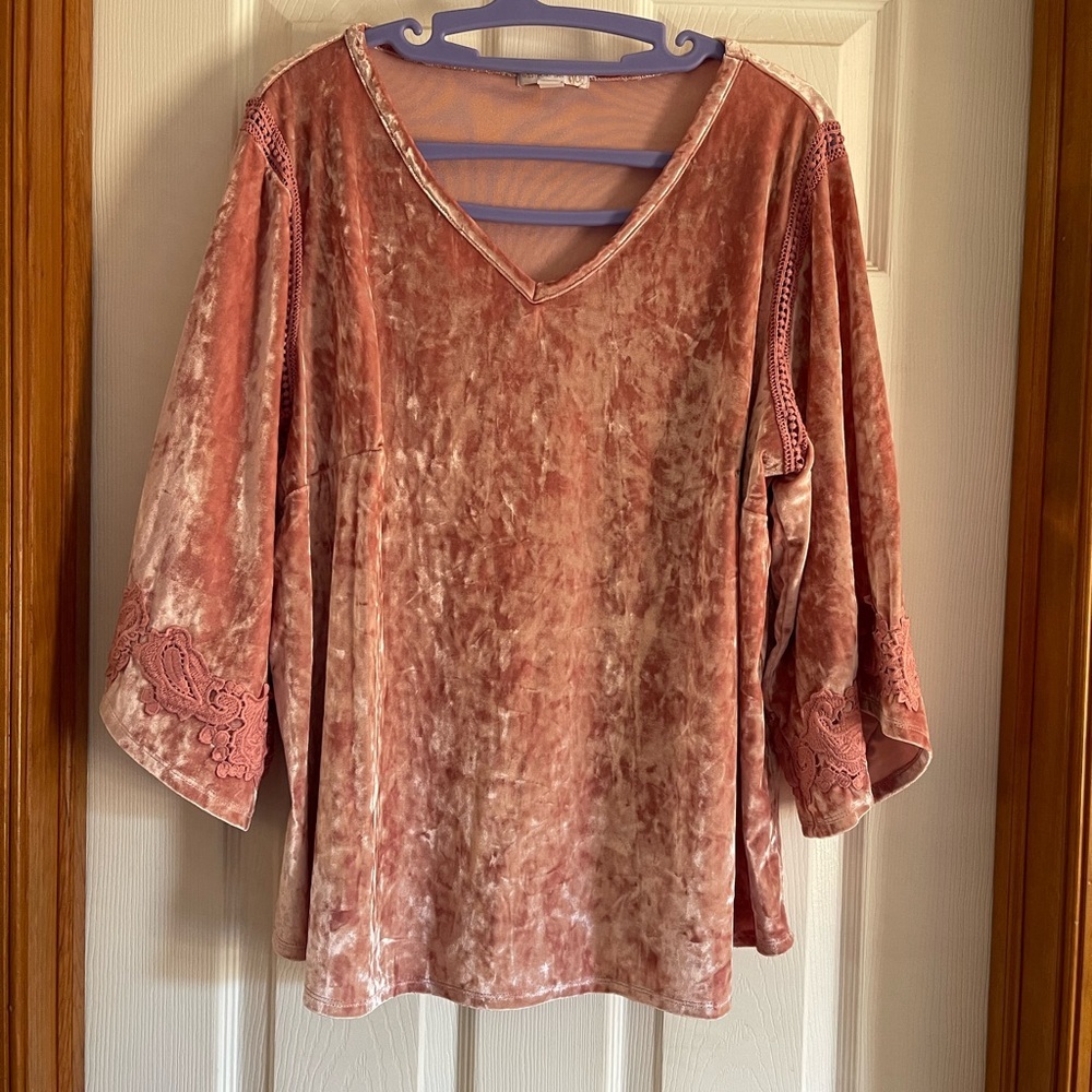 Westport Pink Relaxed Blouse with Three-Quarter Sleeves